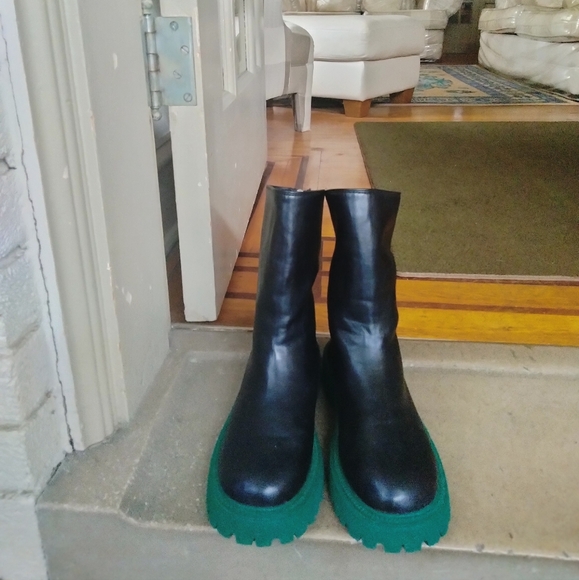 Shoes - Women booties